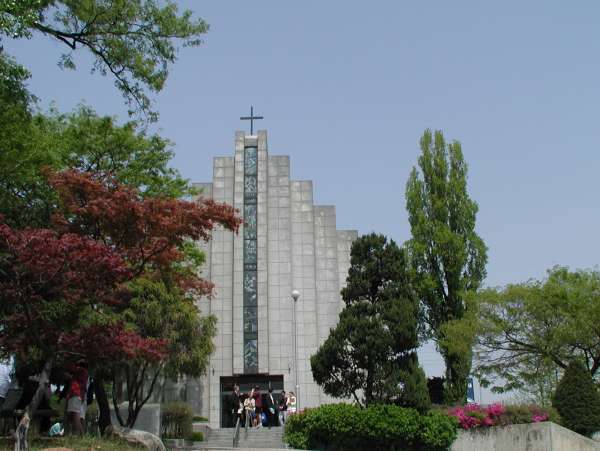 The front of the Seoul Union Church building in the Spring.